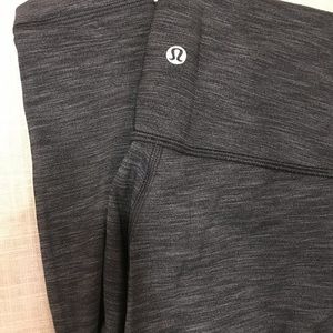 LULULEMON size 4 GREY wonder under leggings!